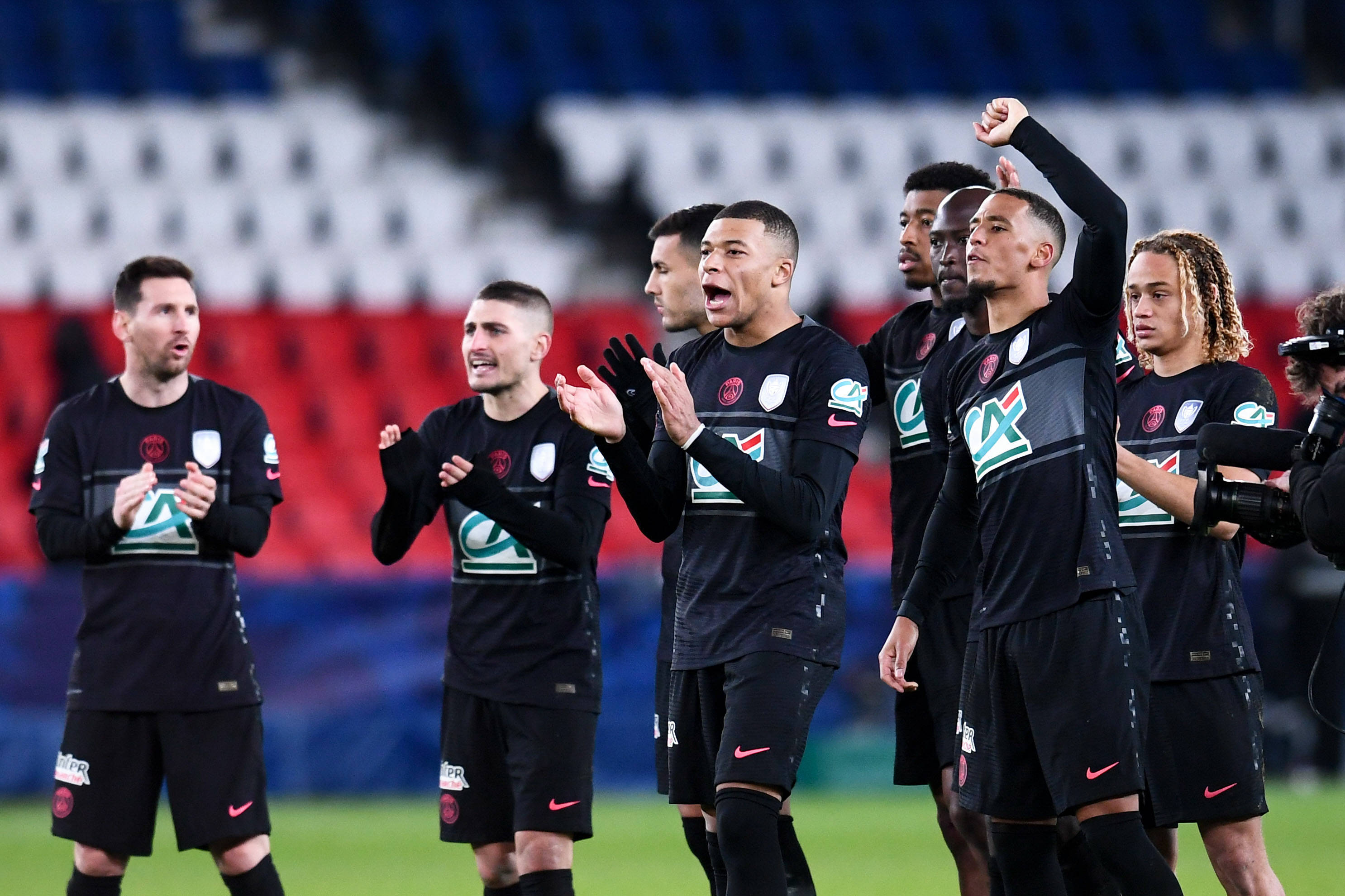 国际比赛日广州队备战法国杯成都蓉城今夜造点机会，这操作让人直呼：新奥尔良鹈鹕加时末段调整名单